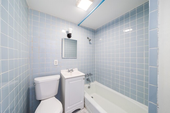 Building Photo - 434 Central Ave Unit 3L