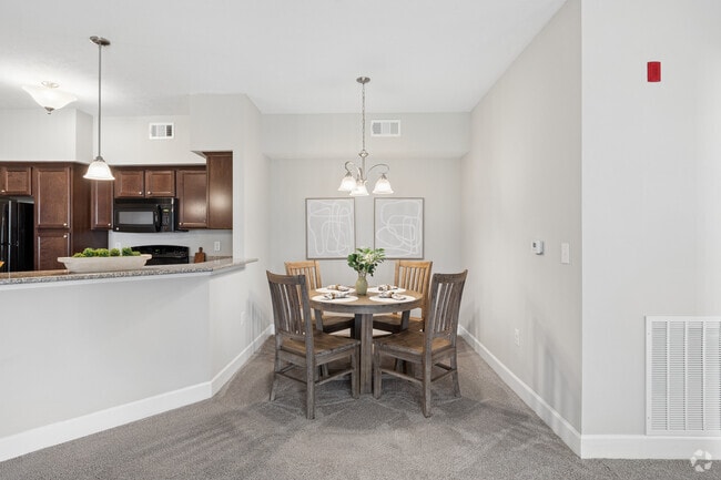 2 Bedroom Craftsman Select 2BR, 2BA - 1,215SF - Dining Area