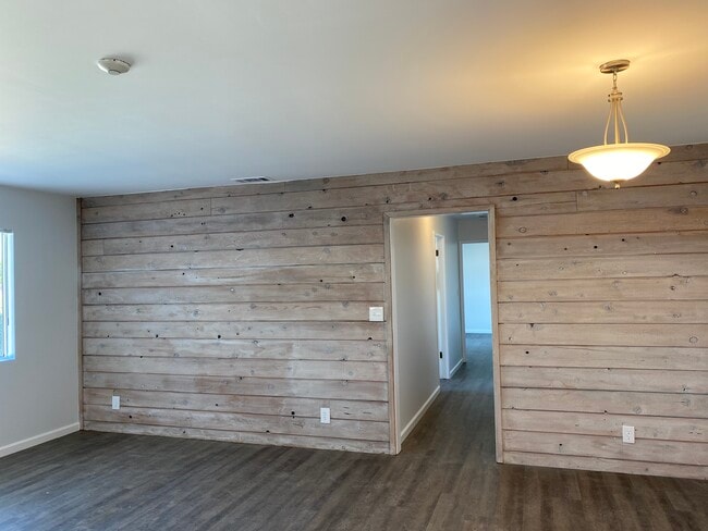 Photo - 1816 Marshallfield Ln Unit #B