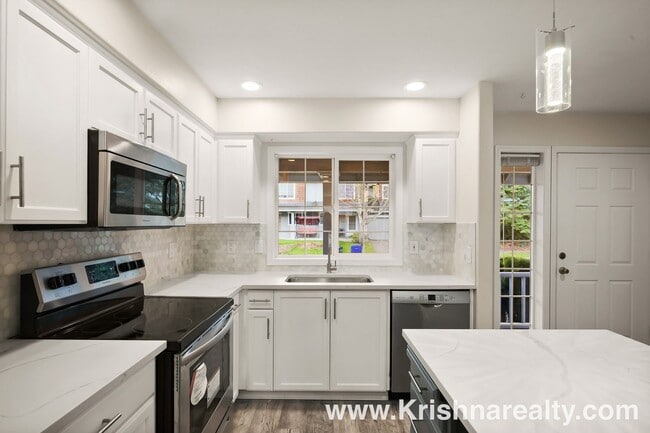 Photo - Gorgeous 3 BD* 2.5 BA* Updated Duplex Located in Historic Orenco in the Elk Meadows Community! *S...