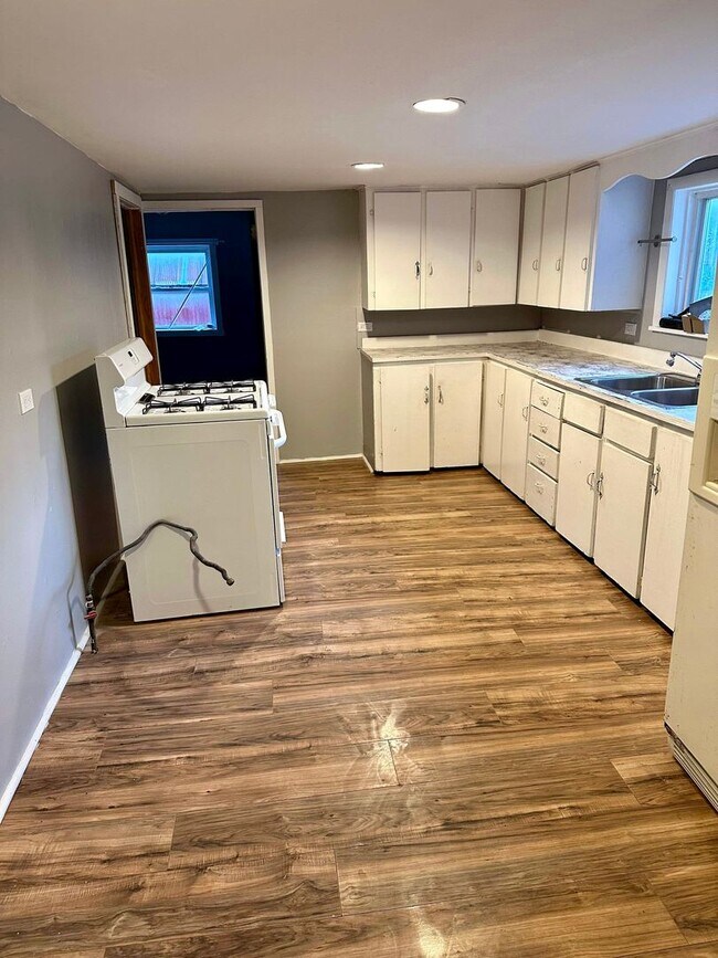 7564 GH - 7564 GH Apartment Unit 7564A