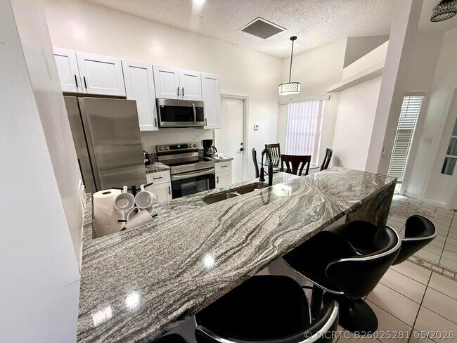 Photo - 1049 Mourning Dove Ln