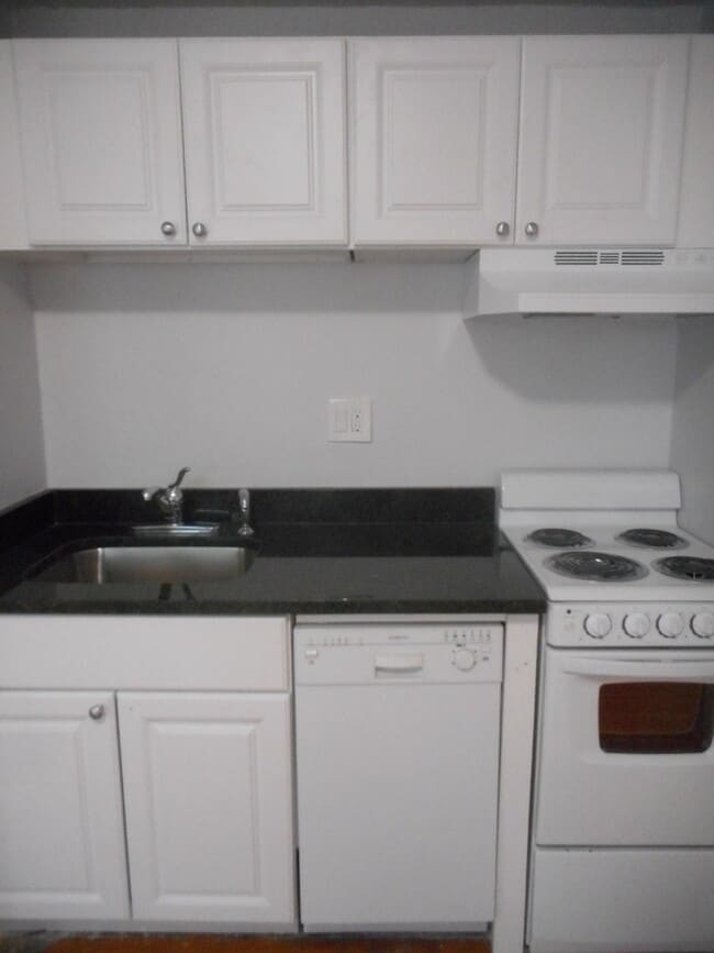 Photo - 553 Brookline Ave