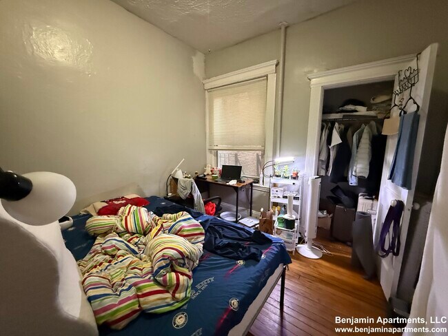 Building Photo - 463 Park Dr Unit 1