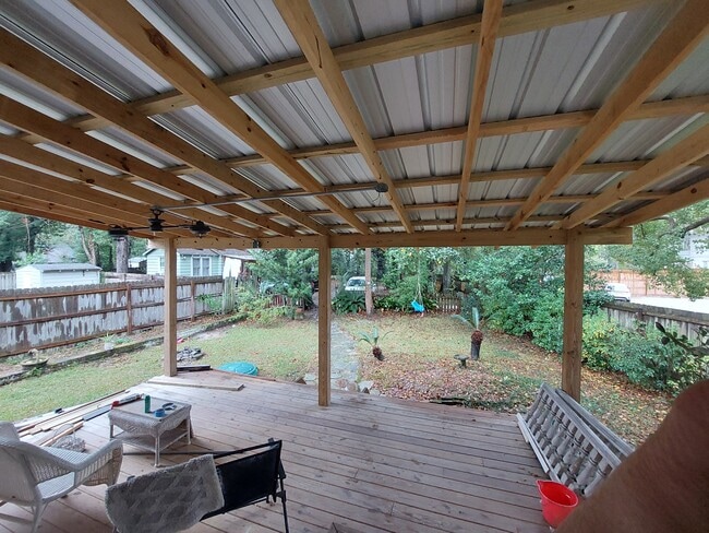 porche trasero - 79 S Lafayette St