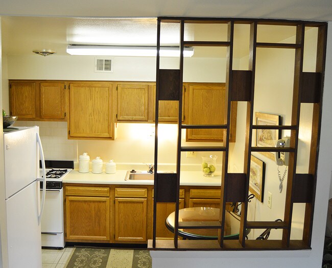 Kings Mill Apartments And Townhomes For Rent In Essex Md Forrentcom