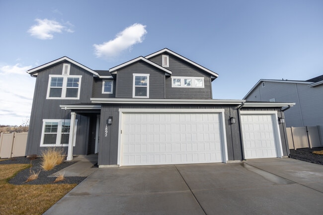 Photo - 1892 Carlow St