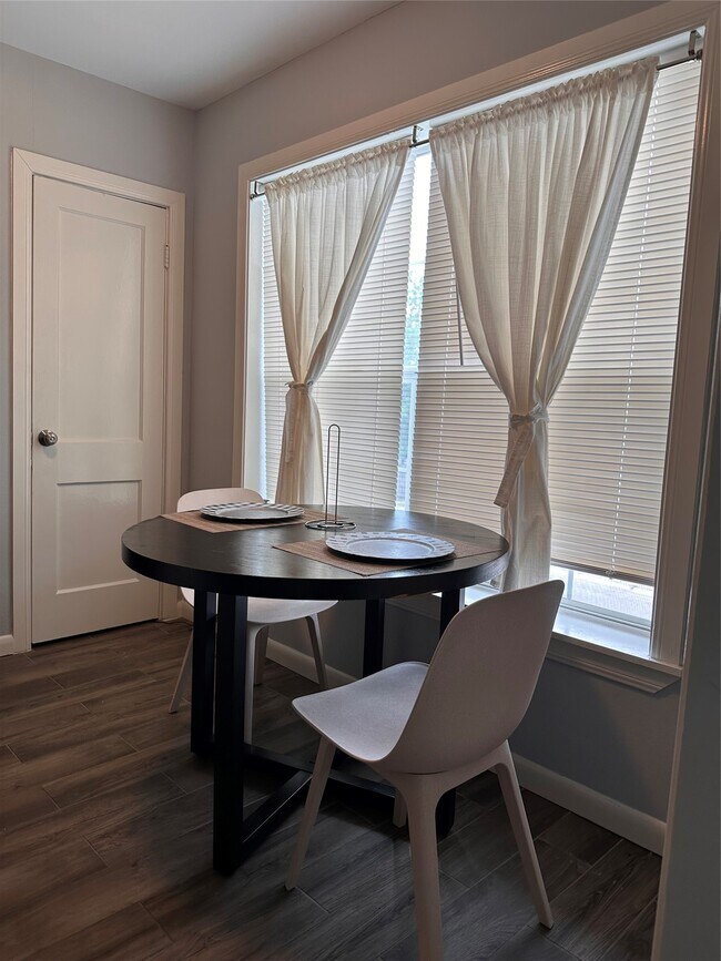 Photo - 4302 Polk St Unit 5