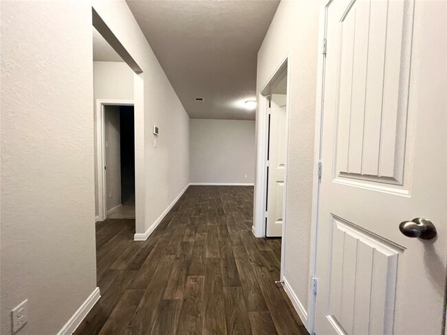 Photo - 105 Naset Dr