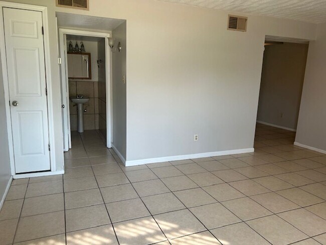 Photo - Bowmanor Garden Apartments
