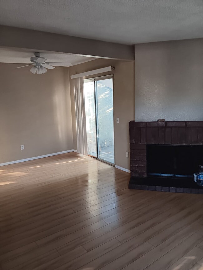 Building Photo - 1025 N Tippecanoe Ave Unit 235