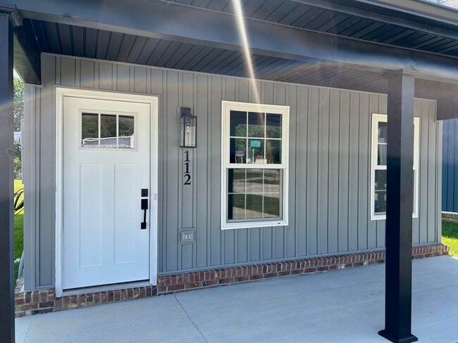 Photo - 112 State Hwy 1611