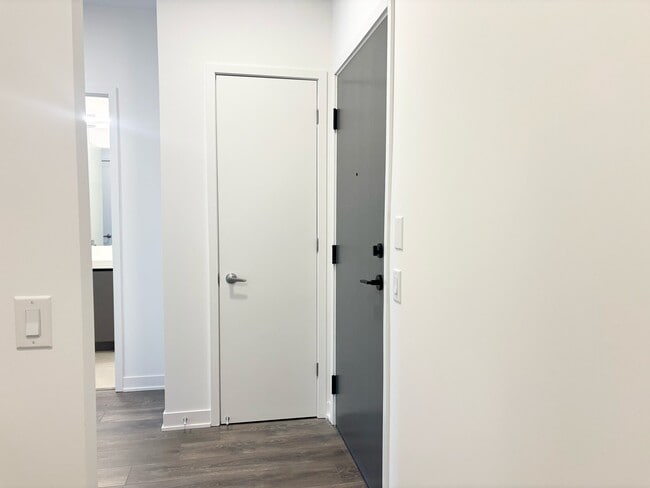 Photo - 1 BED + DEN - 1 BATH - BRAMPTON - CONDO Unité 326