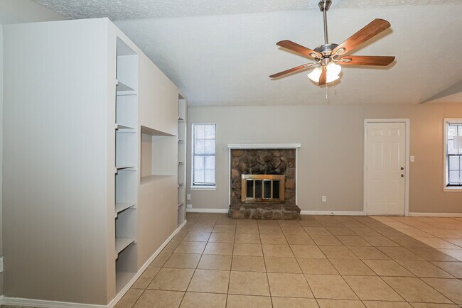 Photo - 266 Montego Cir