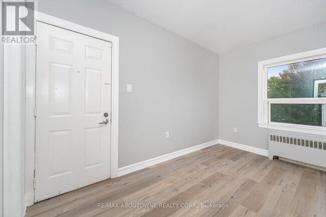 Photo - 486 Holtby Ave Unité 3