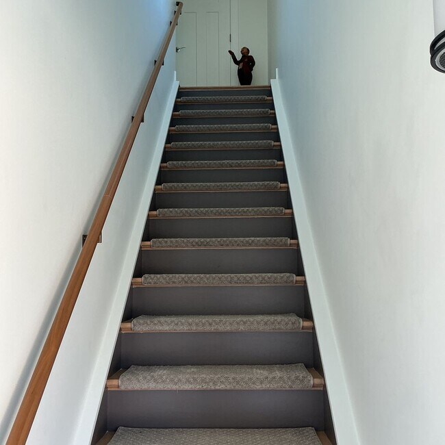 Photo - Perfect 1 Bedroom Fully Finished Apartment