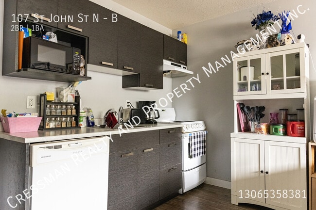 Photo - 2 bed, 1 bath basement suite in Northeast Regina Unit B