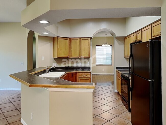 Photo - 633 Prince Ln