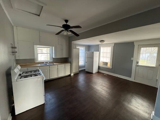 Photo - 2 Bedroom 1 Bathroom Home in quiet neighbo...