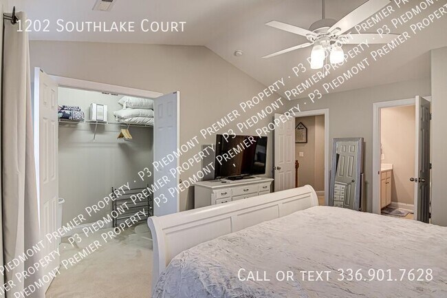 Photo - 1202 Southlake Ct