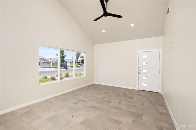 Photo - 13 E Hibiscus Ave Unidad A