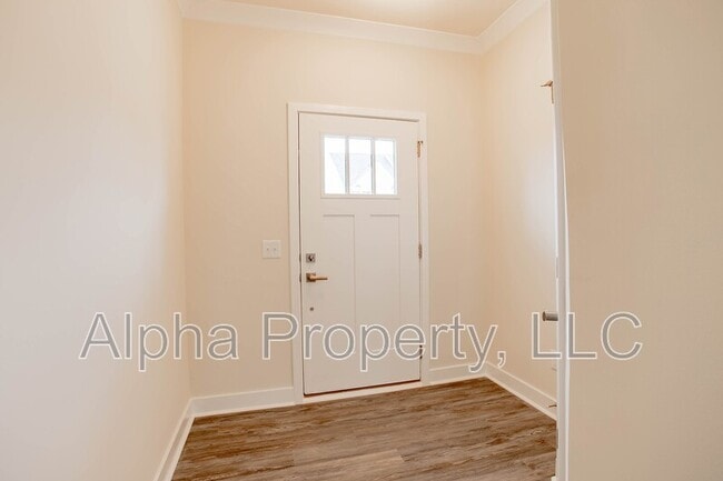 Photo - 215 Clearwood Dr