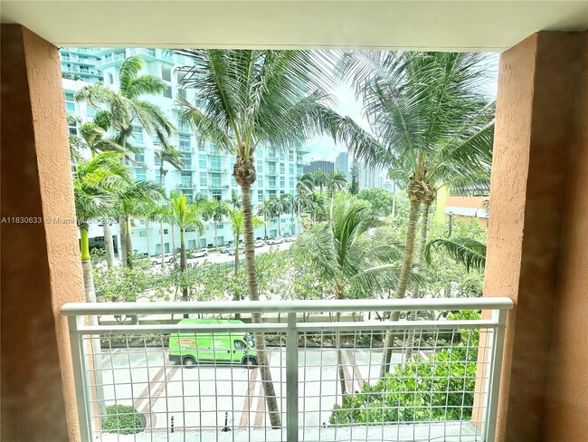 Building Photo - 2000 N Bayshore Dr Unit 404 Rental
