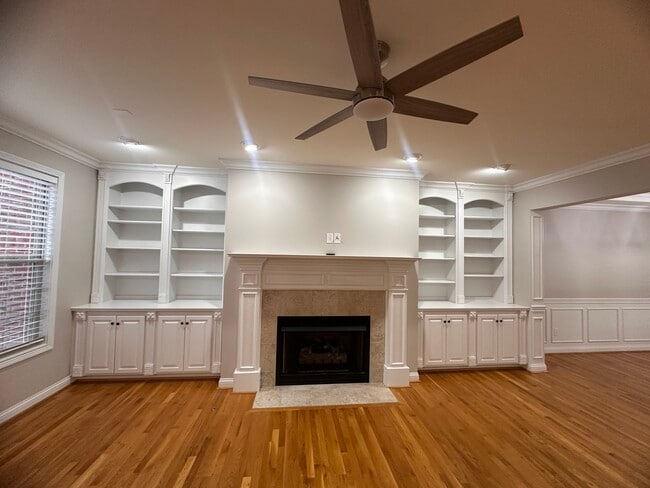 Living room - 3317 Beaumont Centre Cir