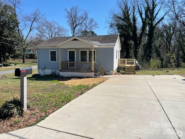 Building Photo - 3828 Ironwood St Rental