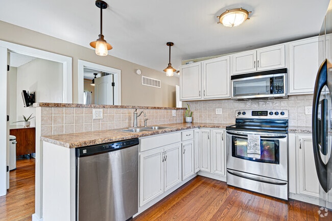 Building Photo - 48 T St Rental