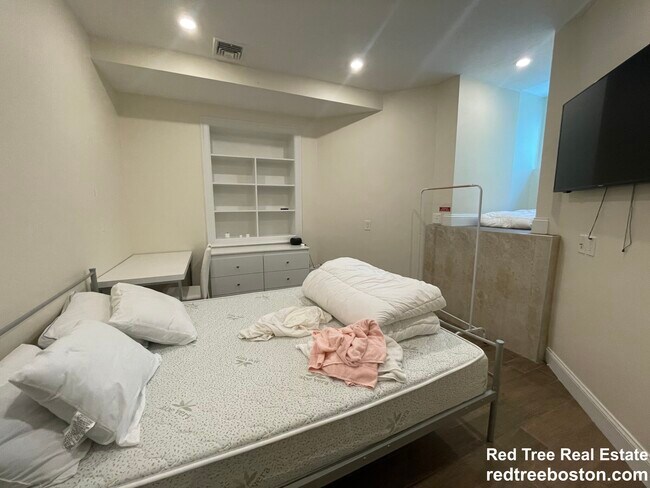 Photo - 1616 Beacon St Unit 1