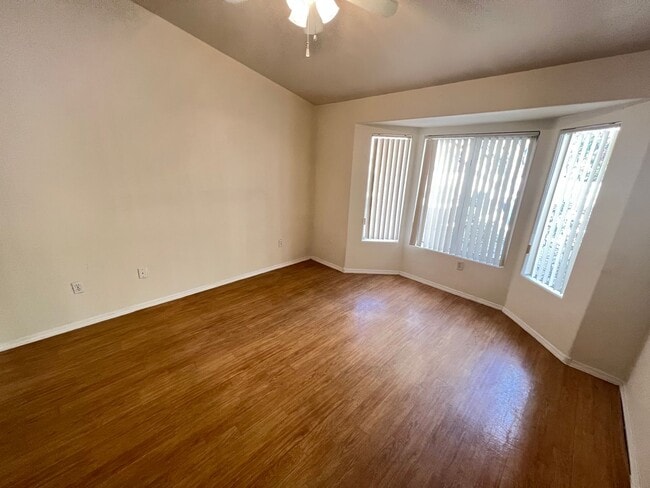 Photo - 2227 Hallston St