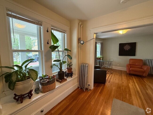 Building Photo - 17 Milton St Unit 2 Rental