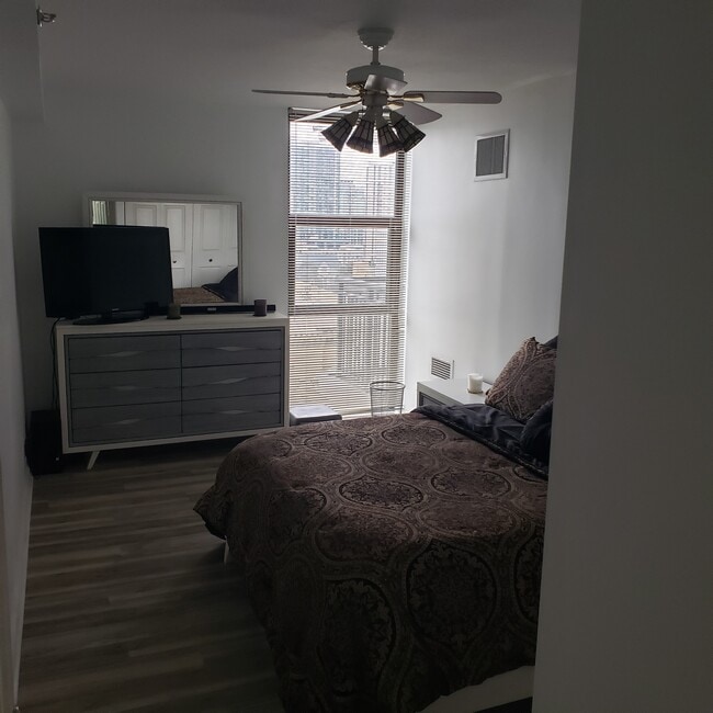 Photo - 620 Peachtree St NE Unit 1513