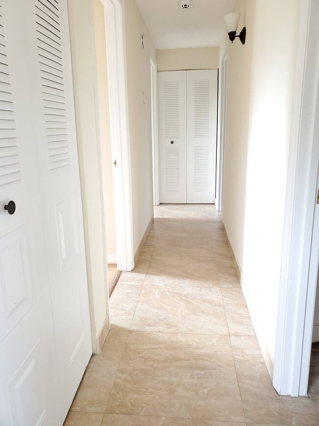 Photo - 3 bedroom 2 bath rental NO FENCE