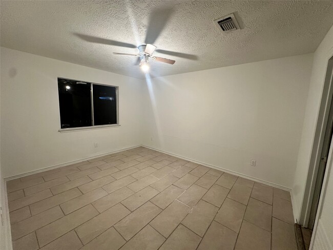 Photo - 2415 Blackridge Rd