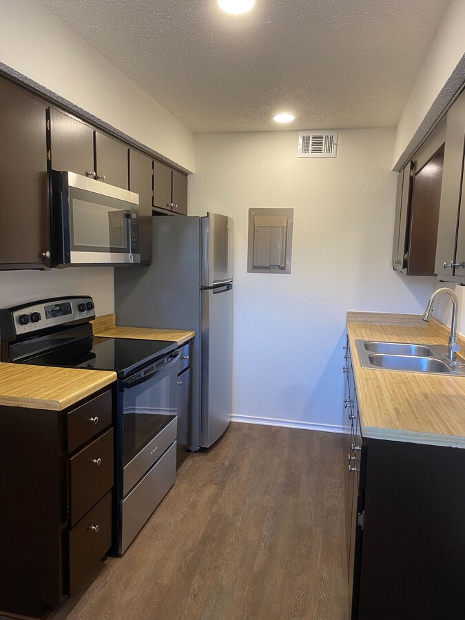 Trinity Oaks Apartments - Trinity Oaks Apartments