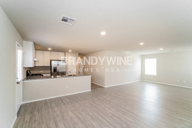 Photo - 7006 Winding Shelf