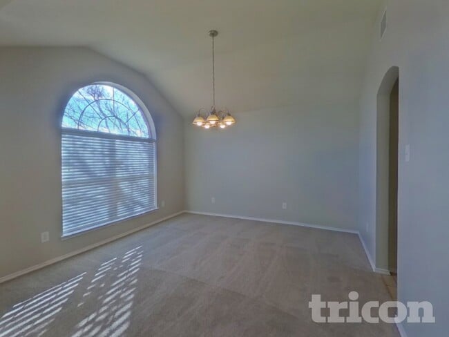 Photo - 10712 Braemoor Dr