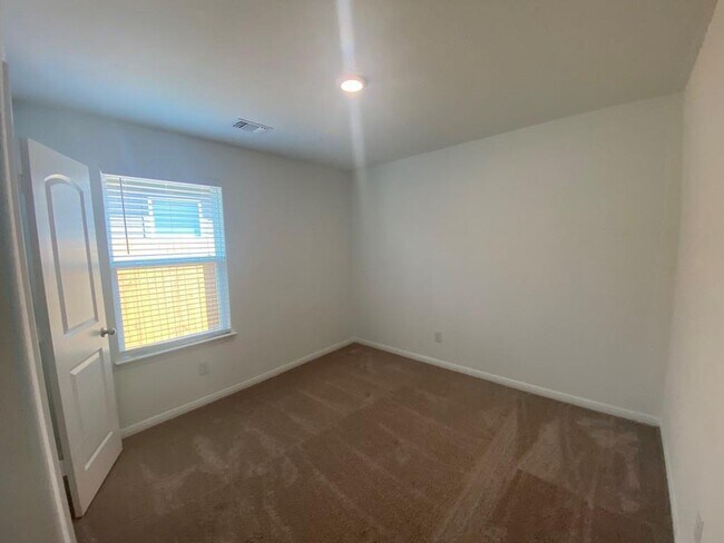 Photo - 309 Riverdale Dr