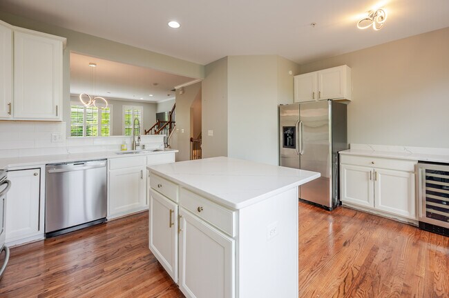 Photo - 506 Ava Way NE