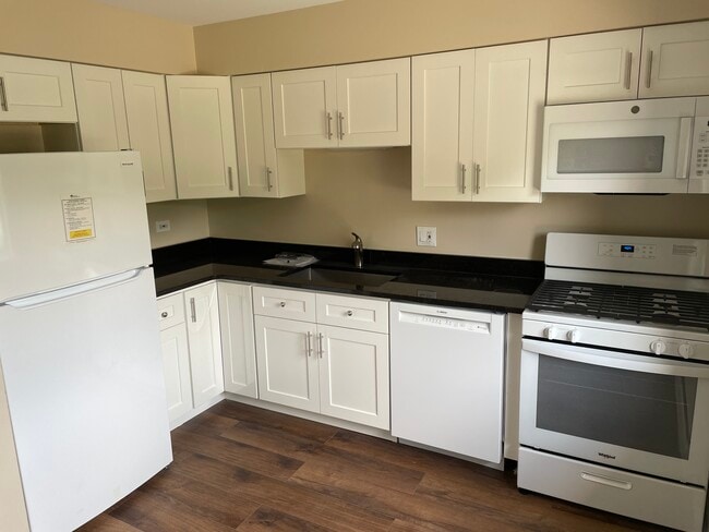 Photo - 440 Lorraine St