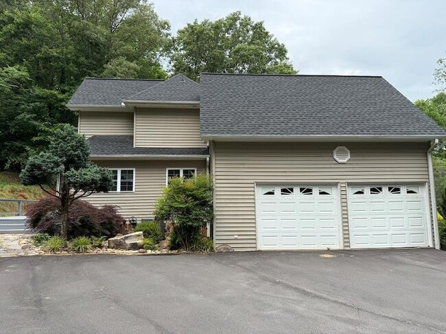 Building Photo - 17 Hailey Brooke Ln