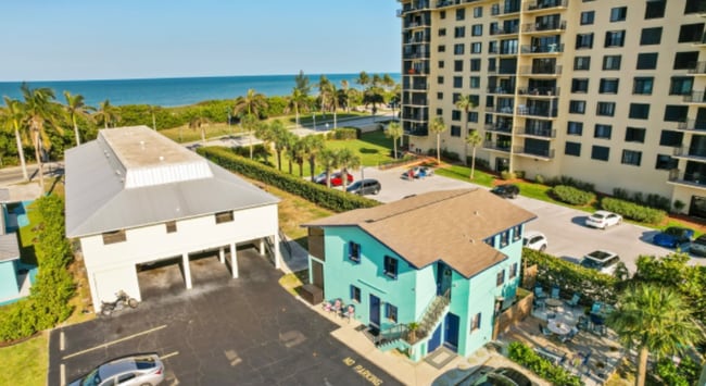 Building Photo - 715 S Ocean Dr