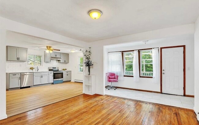 Photo - 63 1/2 Vandenburgh Ave Unit 1