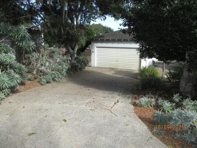 Photo - 1038 Bayview Ave Unidad B