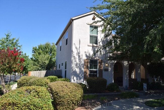 Building Photo - 3065 Ardley Dr