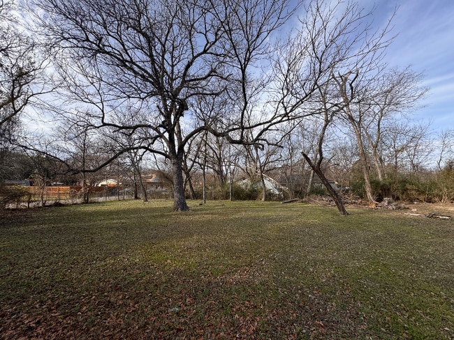 Photo - 1302 E Collin St