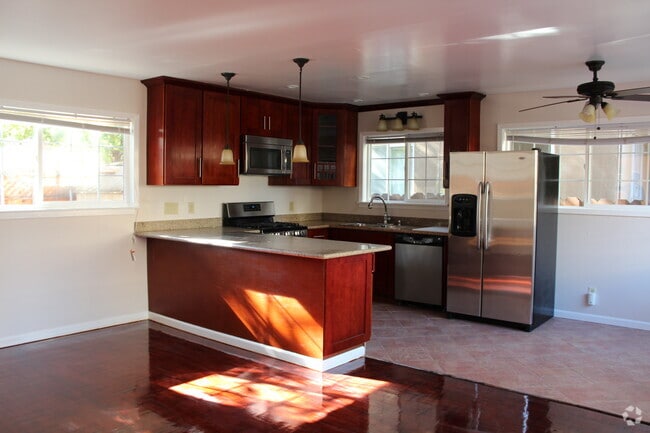 Building Photo - 1614 Harmon St Rental