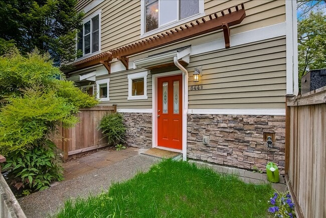 Photo - 844 NE 66th St